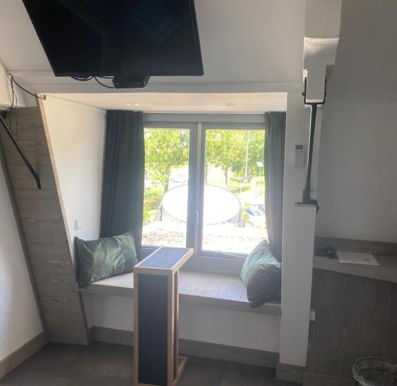 تختخواب و صبحانه De Bloesem