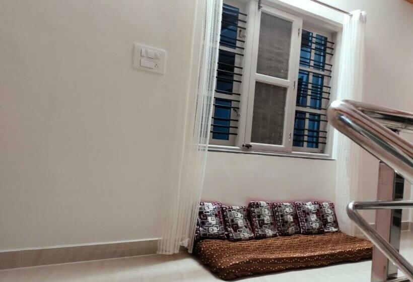 بنسيون Vivi Stays