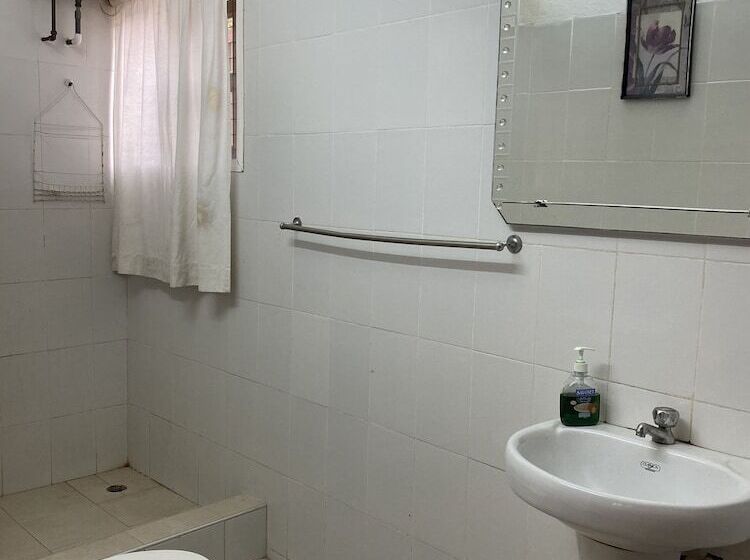 בית מלון כפרי Casablanca Guest Inn