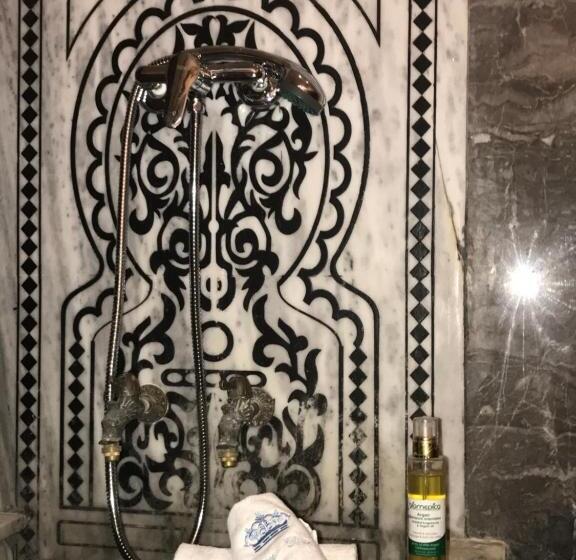 تختخواب و صبحانه Les Bains De Mirleft