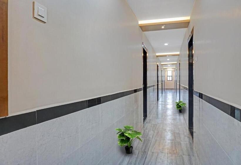فندق Collection O Rahul Executive & Lodging