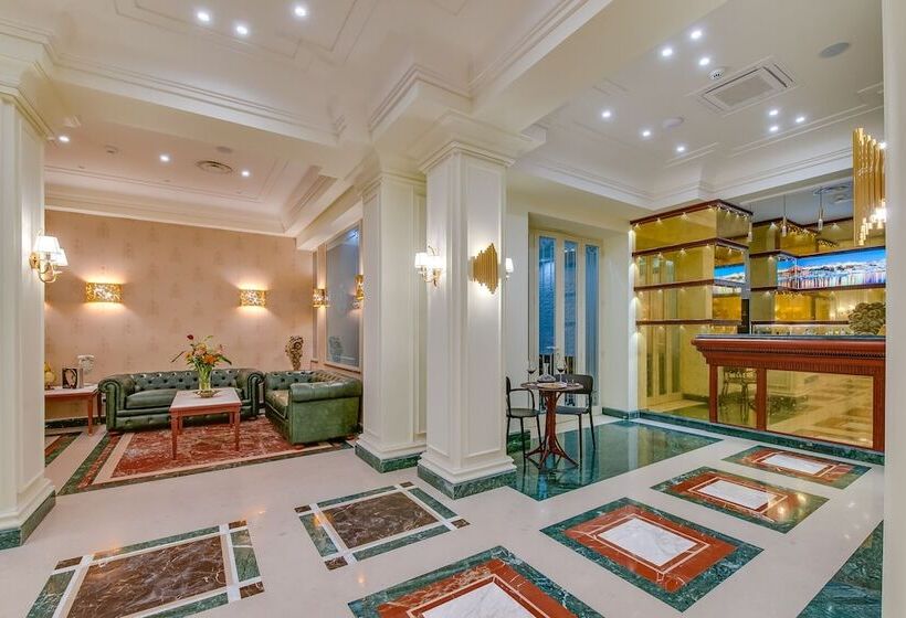 هتل La Paloma Blanca