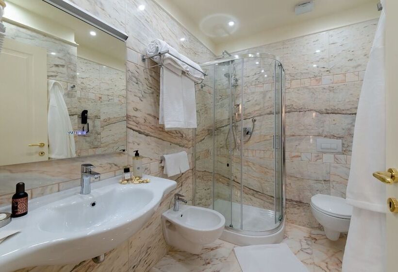 هتل La Paloma Blanca