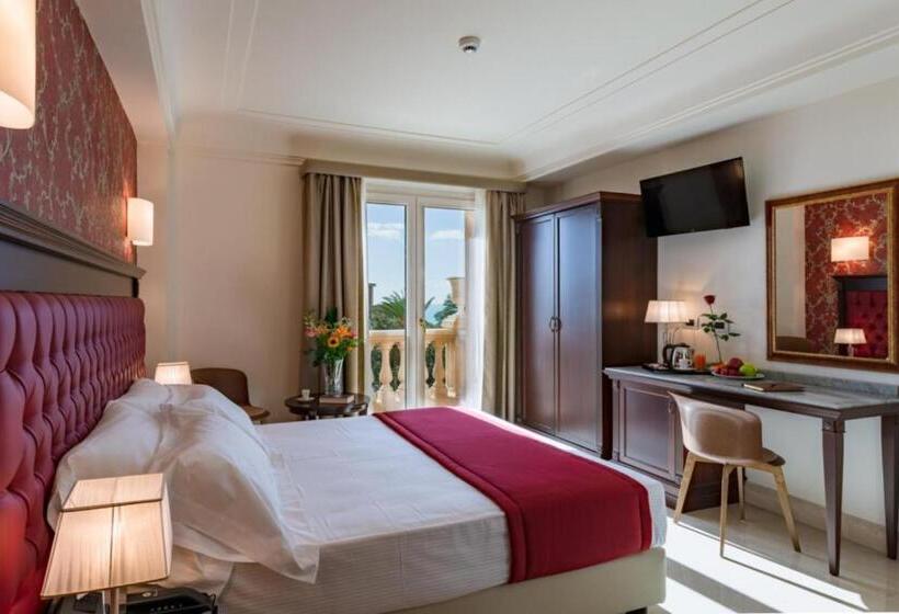 هتل La Paloma Blanca