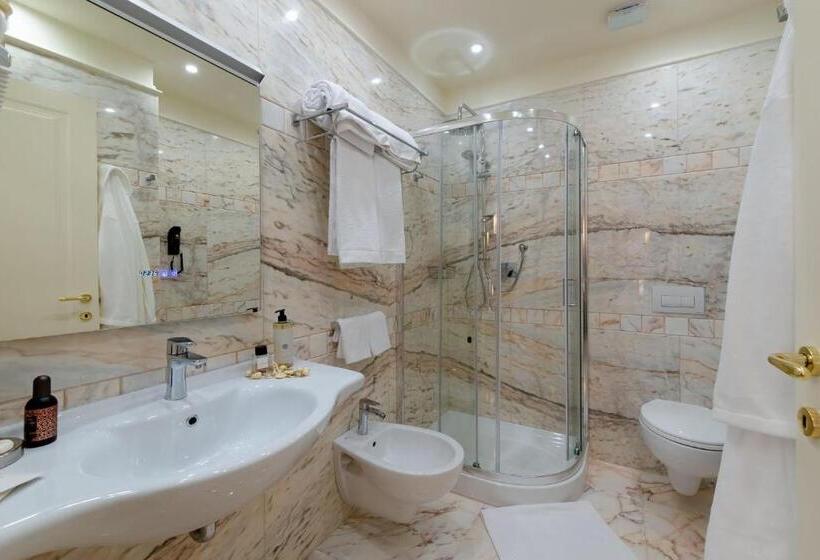 هتل La Paloma Blanca