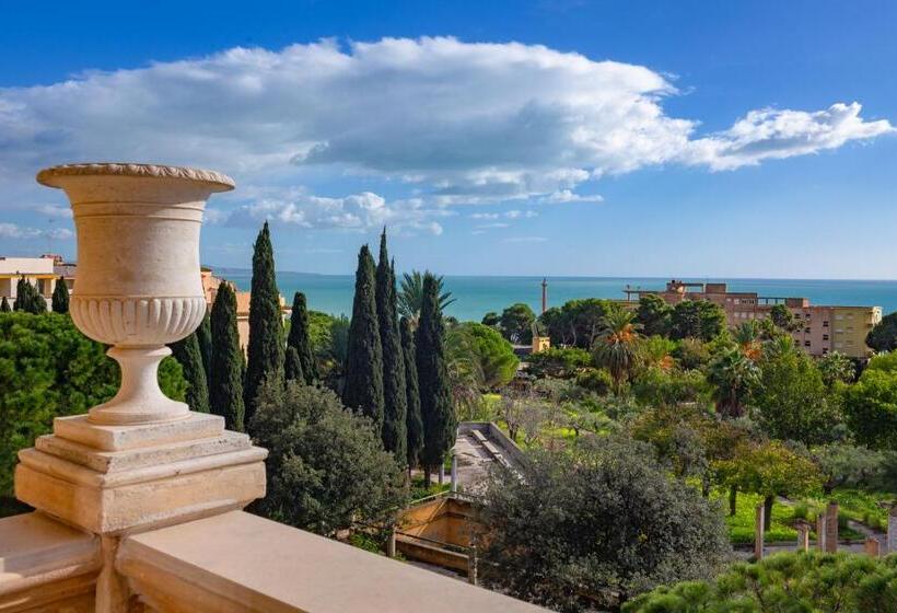 هتل La Paloma Blanca