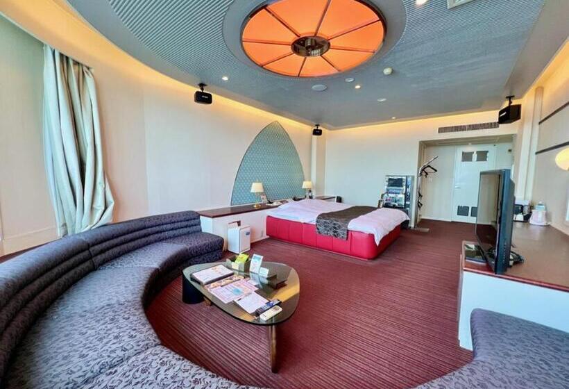 فندق Sky Tower Sweet 4 Beppu, Resort Love