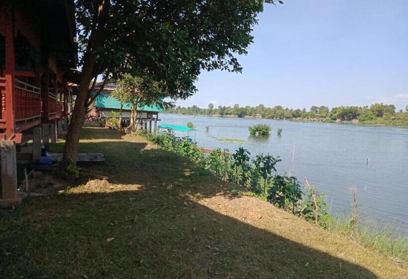 پانسیون Mr. Phaos Riverview Guesthouse & Restaurant