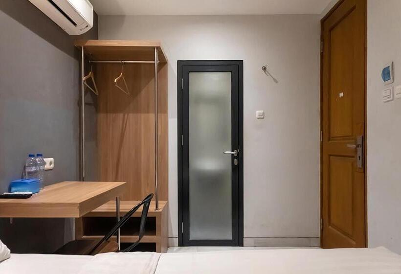 پانسیون Mono Coliving Pakis, Surabaya