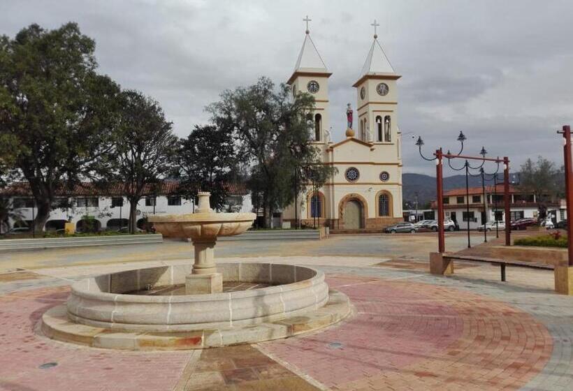 فندق صغير Posada Turística Estancia Real