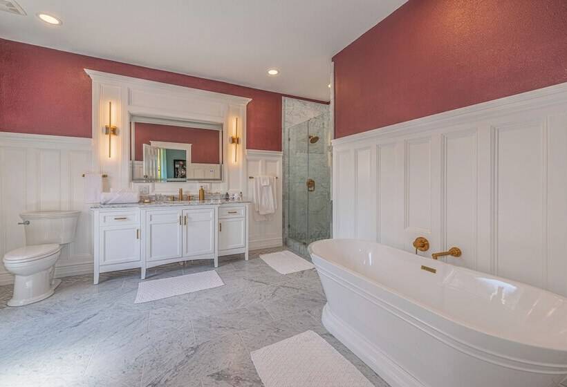 تختخواب و صبحانه Orman Mansion   Pueblo S Most Luxurious Stay!