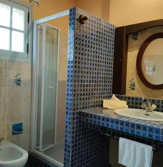تختخواب و صبحانه Villa Les Chariotins