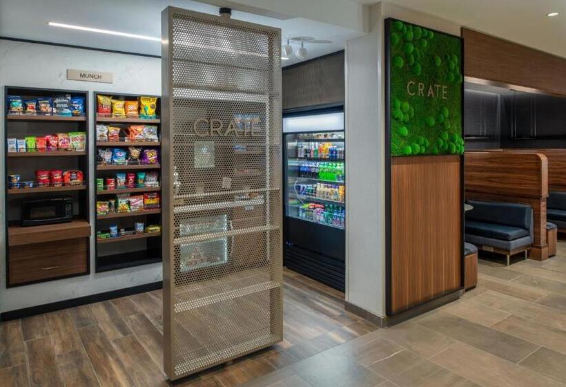 فندق Courtyard By Marriott Olympia
