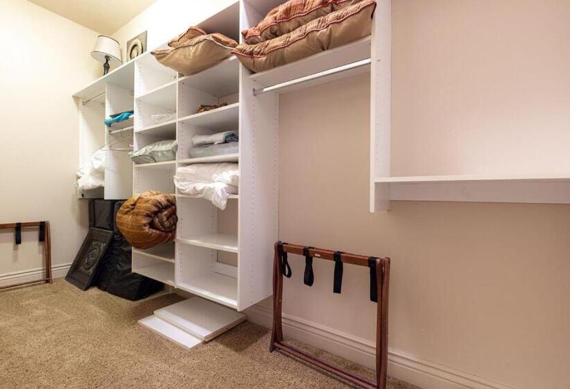 בית מלון כפרי D5 Coral Springs Poolside Ground Floor 3 Bedroom Hillside View