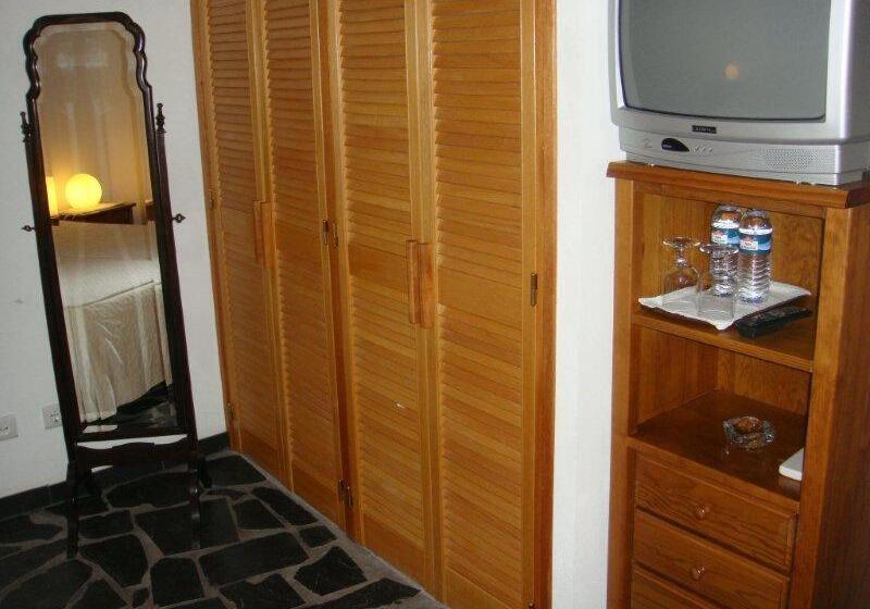 هتل Quarto Pequeno 515 Do Monte Dos Arneiros