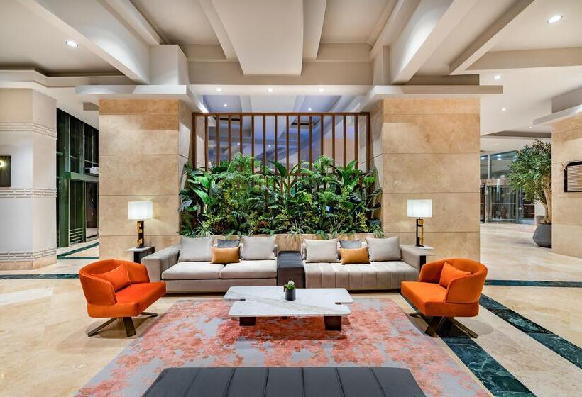 ホテル Rixos Park Belek, The Land of Legends Access