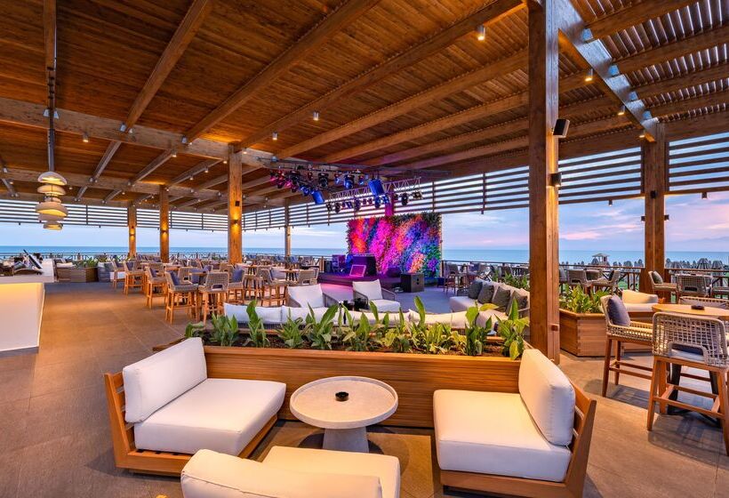 ホテル Rixos Park Belek, The Land of Legends Access