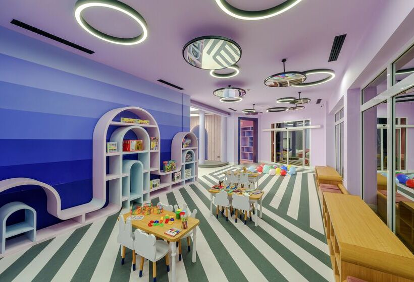 ホテル Rixos Park Belek, The Land of Legends Access