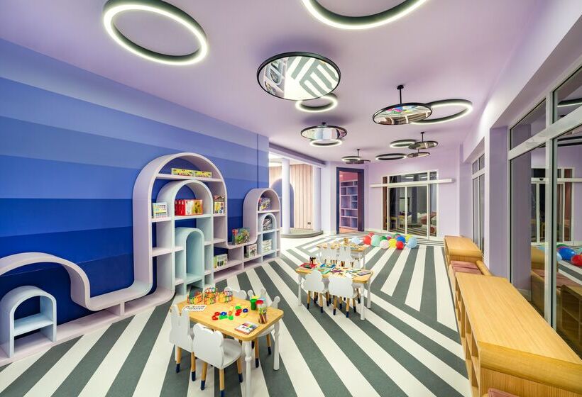 ホテル Rixos Park Belek, The Land of Legends Access