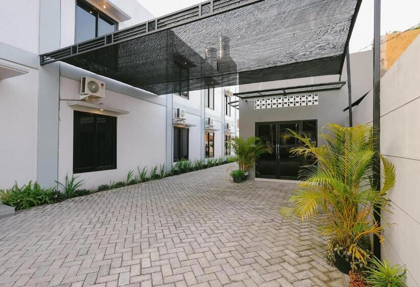 ホテル Urbanview B Syariah Lumajang By Reddoorz