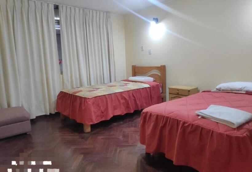 Пансион Flying House Hostel
