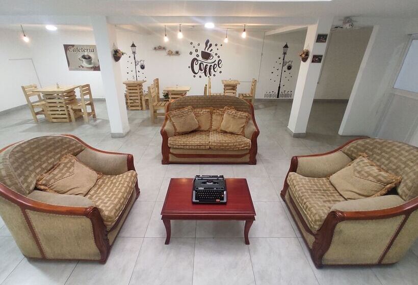 پانسیون Altamira Suites   Ibarra