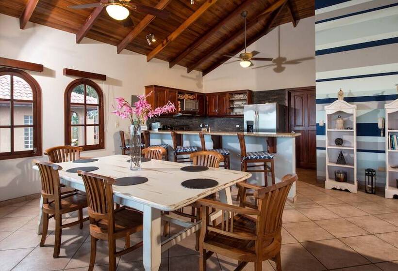 تختخواب و صبحانه Casa Mirador Tamarindo