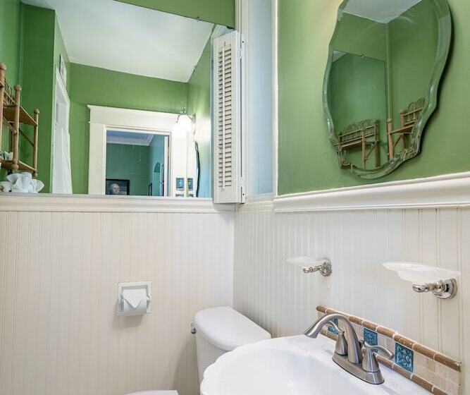 Cedars Of Williamsburg Bed & Breakfast