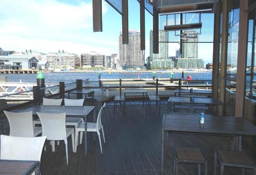 Docklands Private Collection   City Harbour Apartments