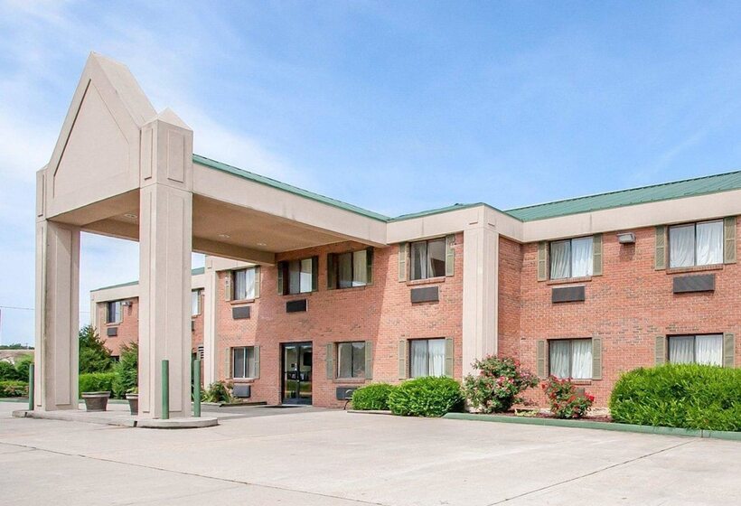 בית מלון כפרי Econo Lodge