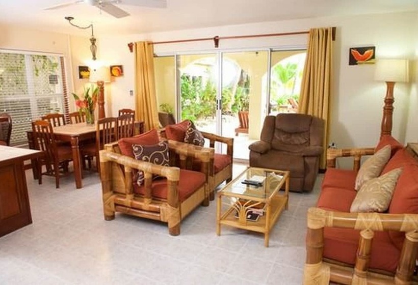 בית מלון כפרי The Palms Oceanfront Suites