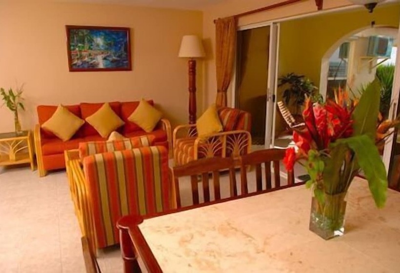 בית מלון כפרי The Palms Oceanfront Suites