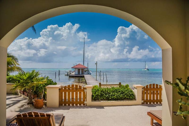 בית מלון כפרי The Palms Oceanfront Suites