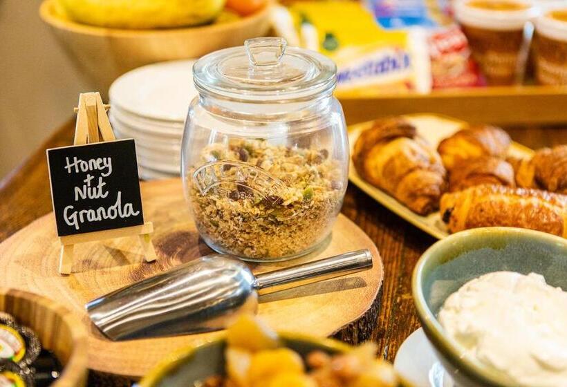 هتل The Royal Oak