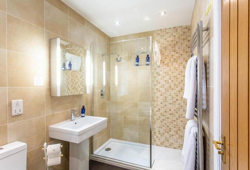 هتل The Royal Oak