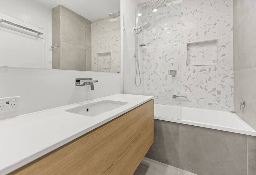 Noosa Outrigger Beach Resort