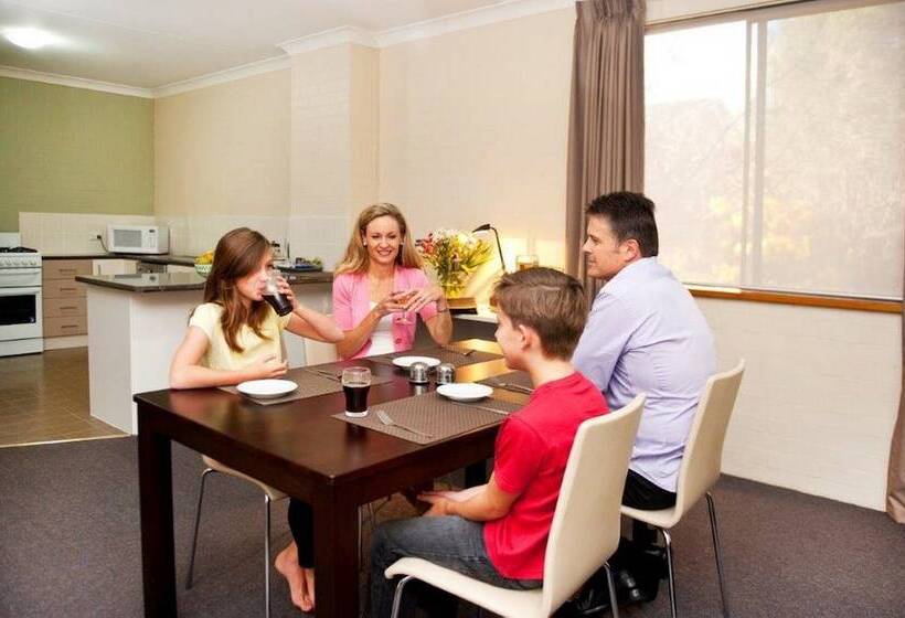 Oxley Court Serviced Apartments