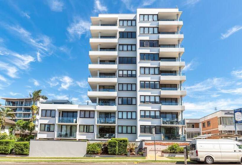 Windward Apartments