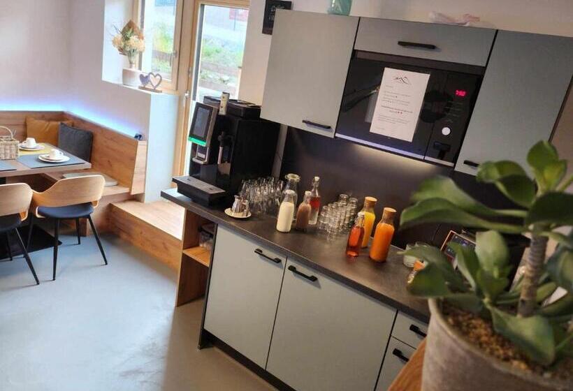 مبيت وإفطار Leni S Mountain Appartements