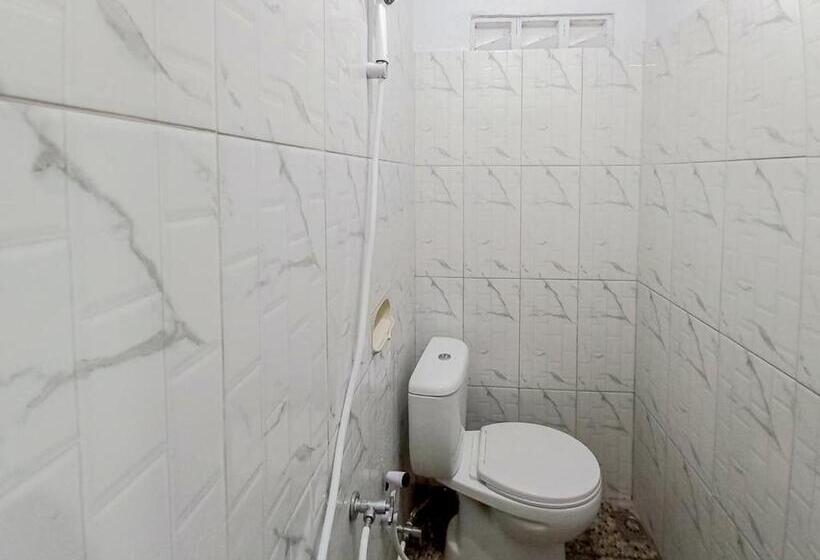 فندق Labinda Homestay Caruban Mitra Reddoorz