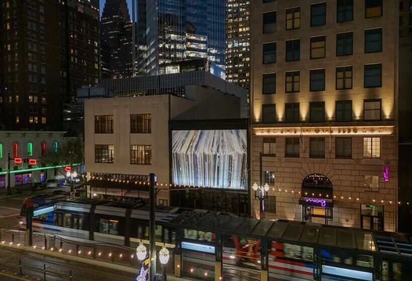 هتل Moxy Houston Downtown