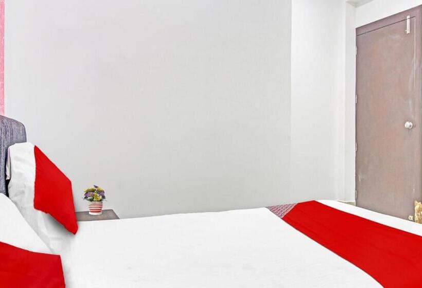 בית מלון כפרי Oyo Flagship 80488  Vrundawan