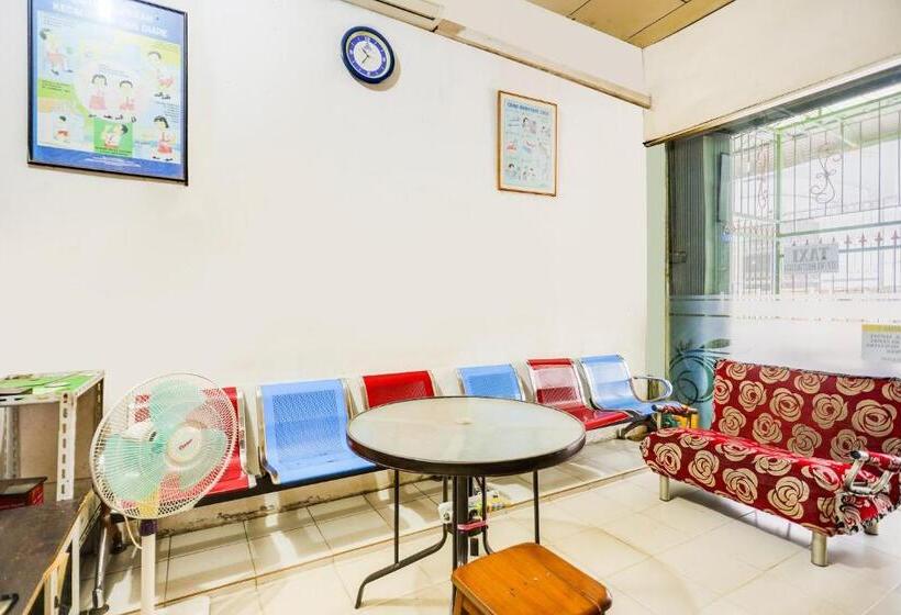 בית מלון כפרי Spot On 92072 Restu Ibu Homestay Syariah