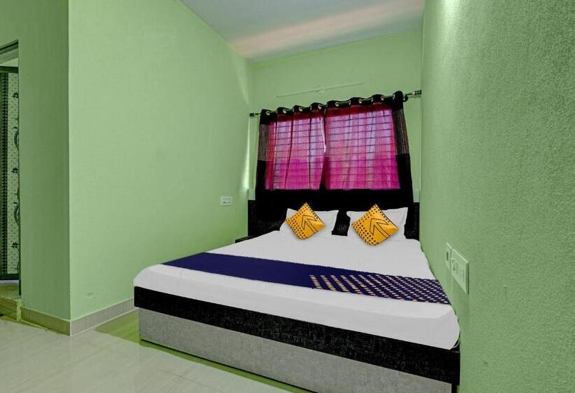 ホテル Spot On B R Comforts Krs Back Water