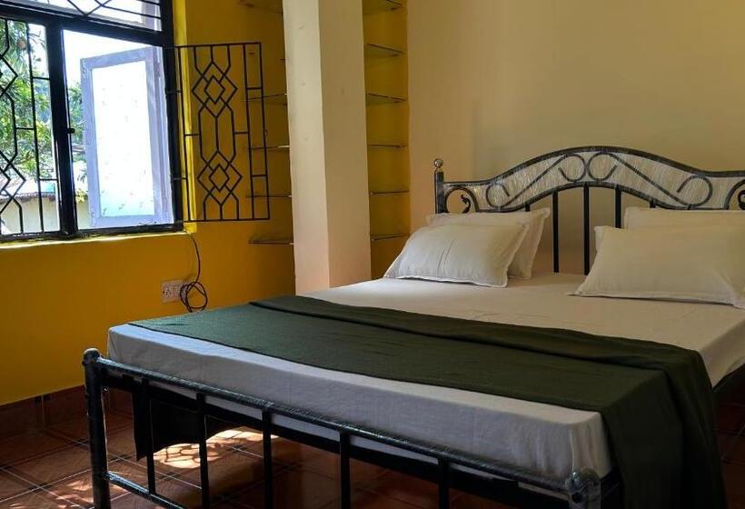 بنسيون Muffys Guest House