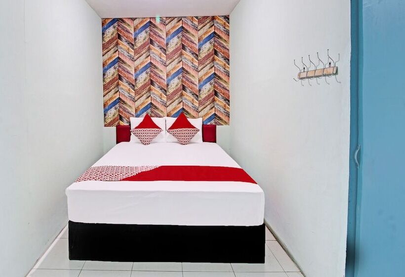 호텔 Oyo 92032 Utama  & Karaoke