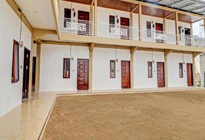 هتل Oyo 92054 Gala Residence