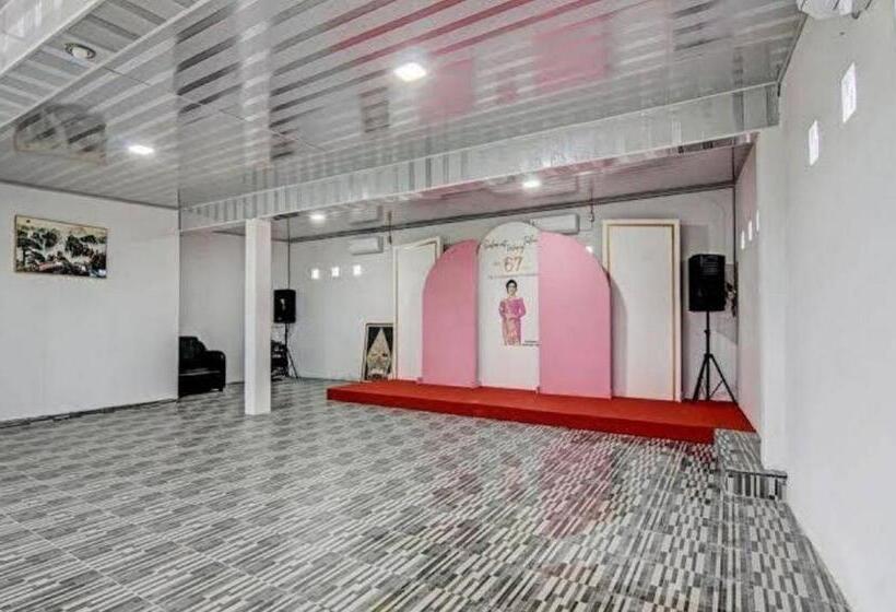 هتل Reddoorz Near Parit Indah Pekanbaru