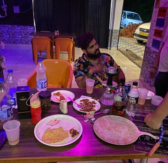 בית מלון כפרי Shivroots Resort