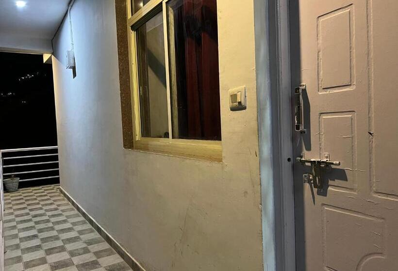 בית מלון כפרי Shivroots Resort